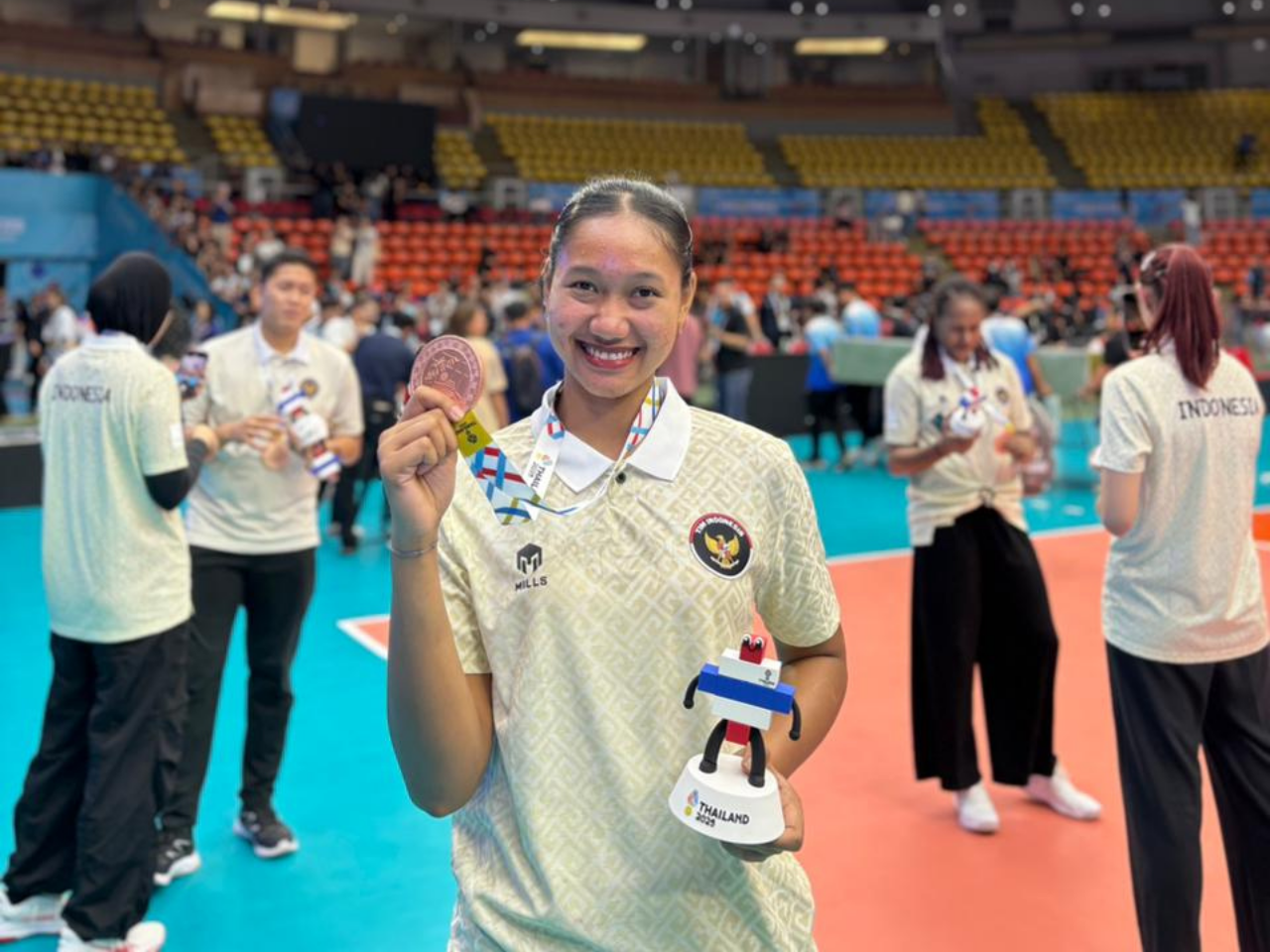 Maradanti Namira Tim Nasional Bola Voli Putri Indonesia https://kemahasiswaan.unmekajogja.id/wp-content/uploads/2026/01/Maradanti-Namira-Tim-Nasional-Bola-Voli-Putri-Indonesia.png