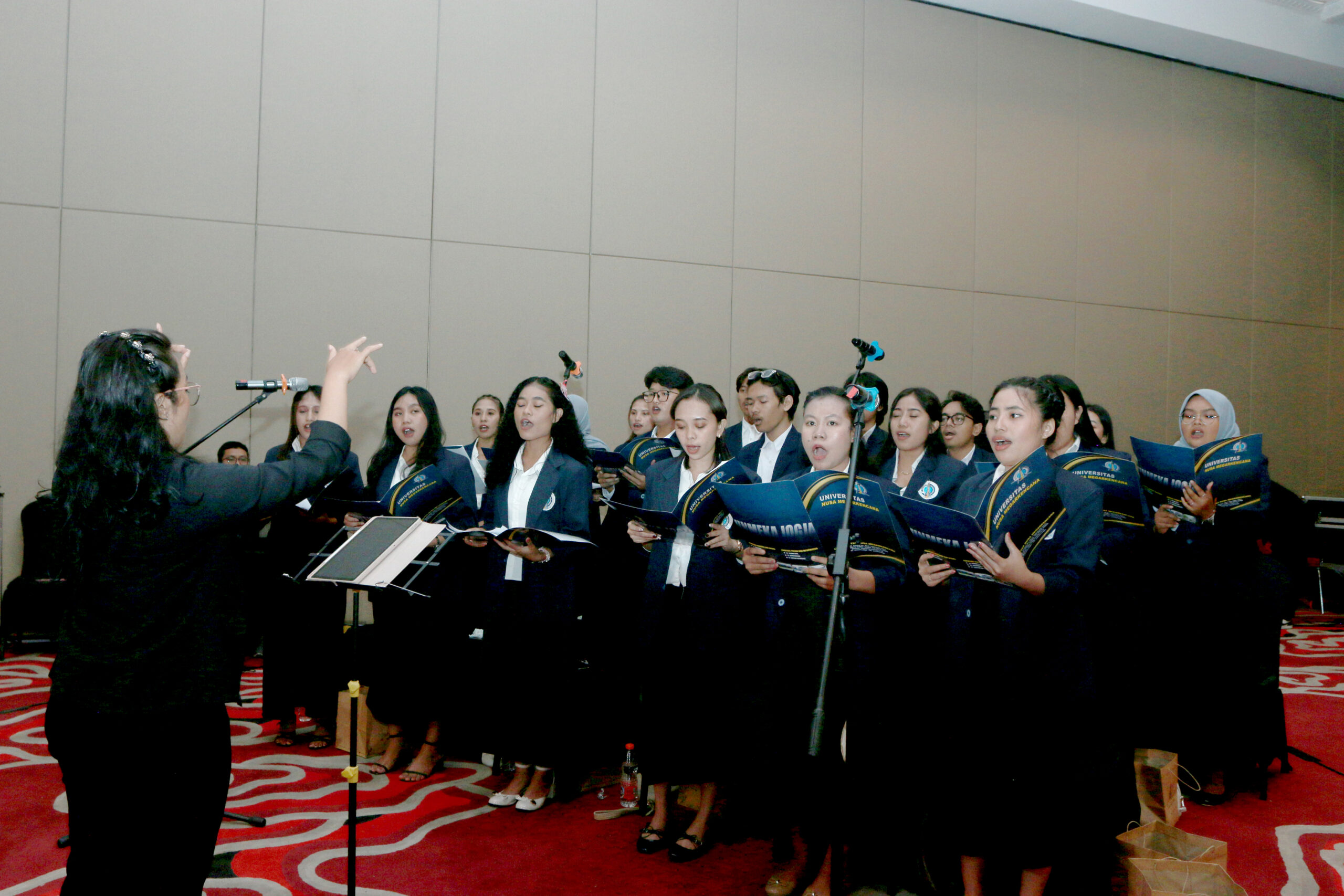 Paduan Suara Gita Nusa Universitas Nusa Megarkencana Yogyakarta (2)